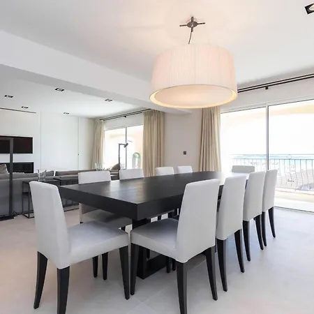 Apartment An Exceptionally High Quaility Large Overlooking The Palais Des Festivals In - 1787 *